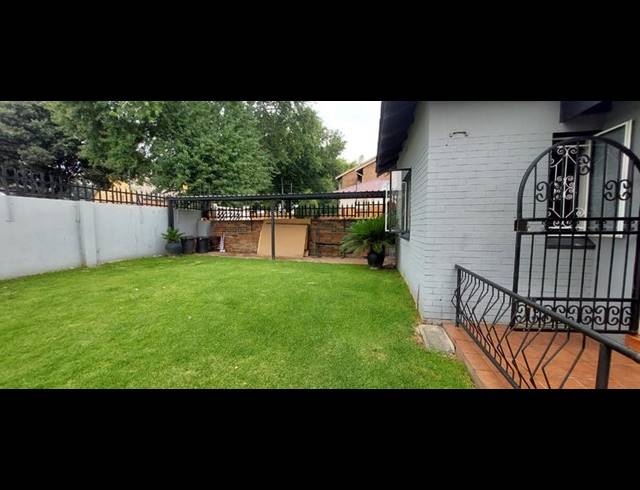 3 BEDROOM HOUSE FOR SALE IN REGENTS PARK